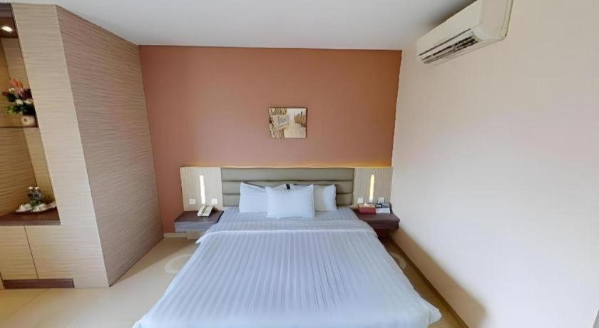 Lovina Inn Hotel Batam Nagoya Exterior photo